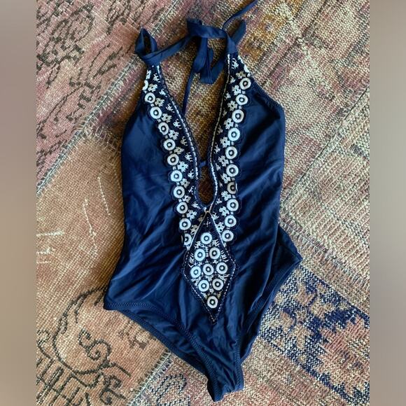Kona sol deep v navy with white embroidery one piece swimsuit SMALL - Picture 1 of 3